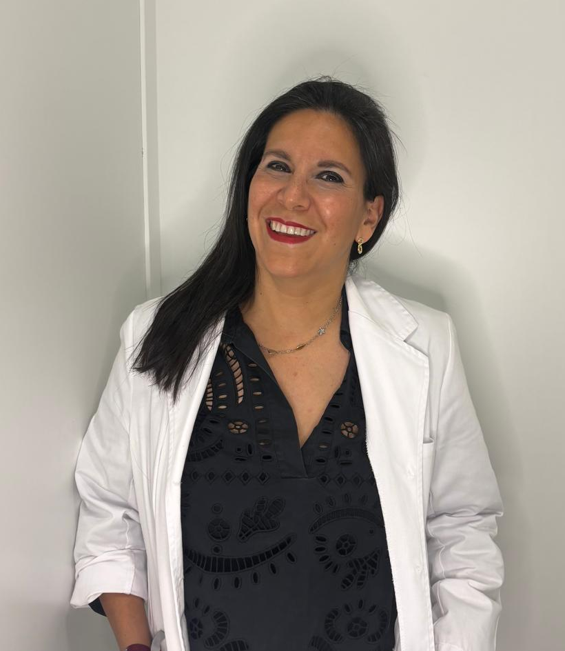 Dra-Ruth-Gallegos-implantologa-clinica-clever-sevilla